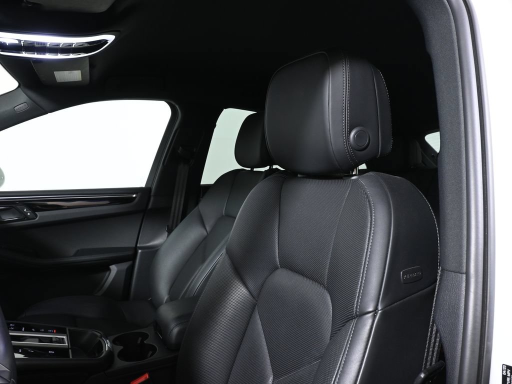 Used 2023 Porsche Macan S AWD/4WD image 14
