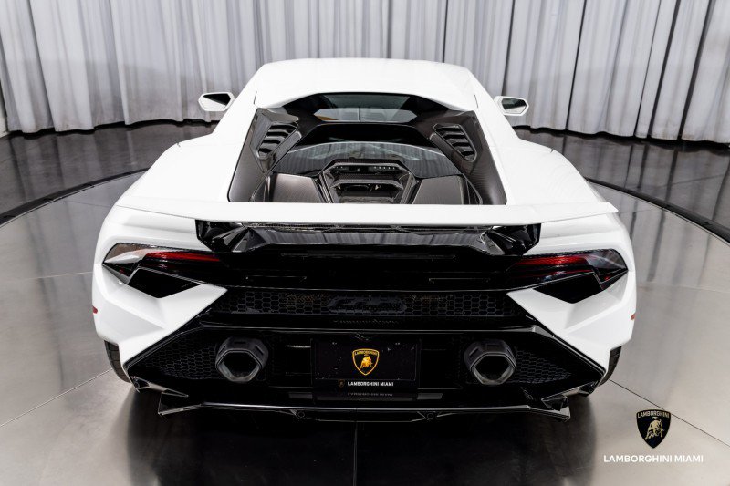 Used 2024 Lamborghini Huracan Tecnica image 16