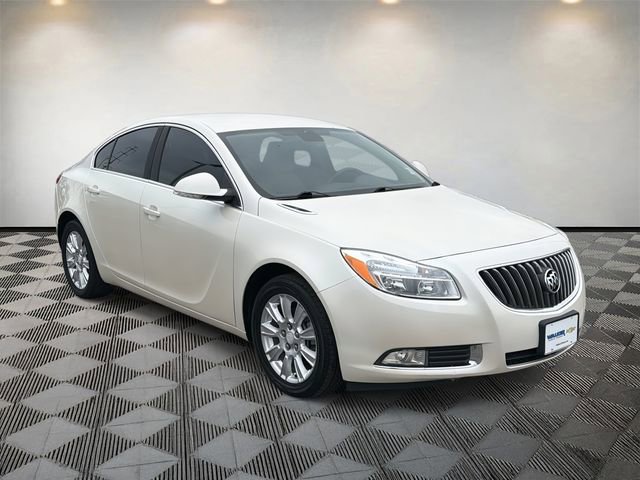 Used 2013 Buick Regal Leather image 3