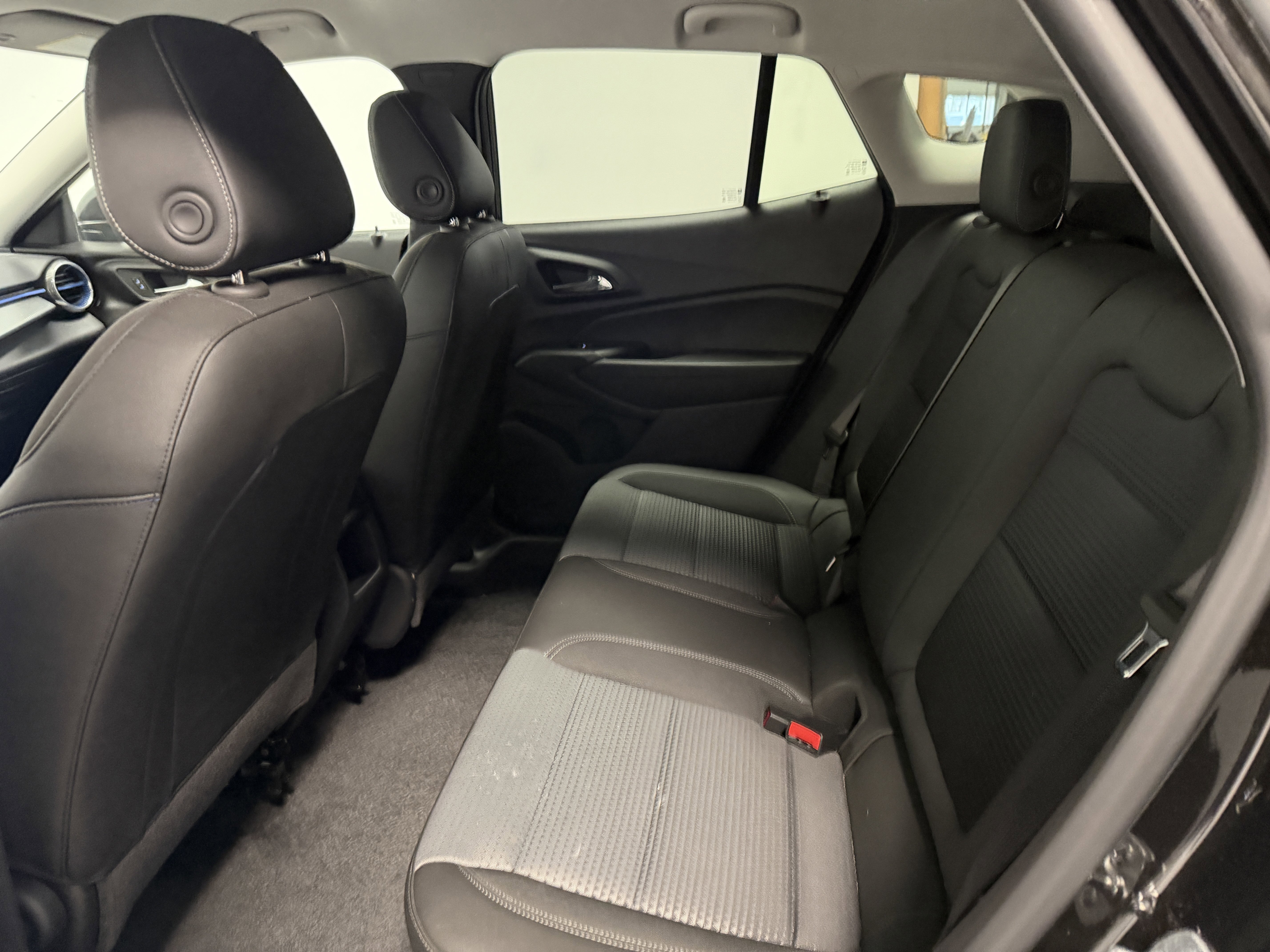 Used 2024 Chevrolet Trax LT w/ LT Convenience Package image 23