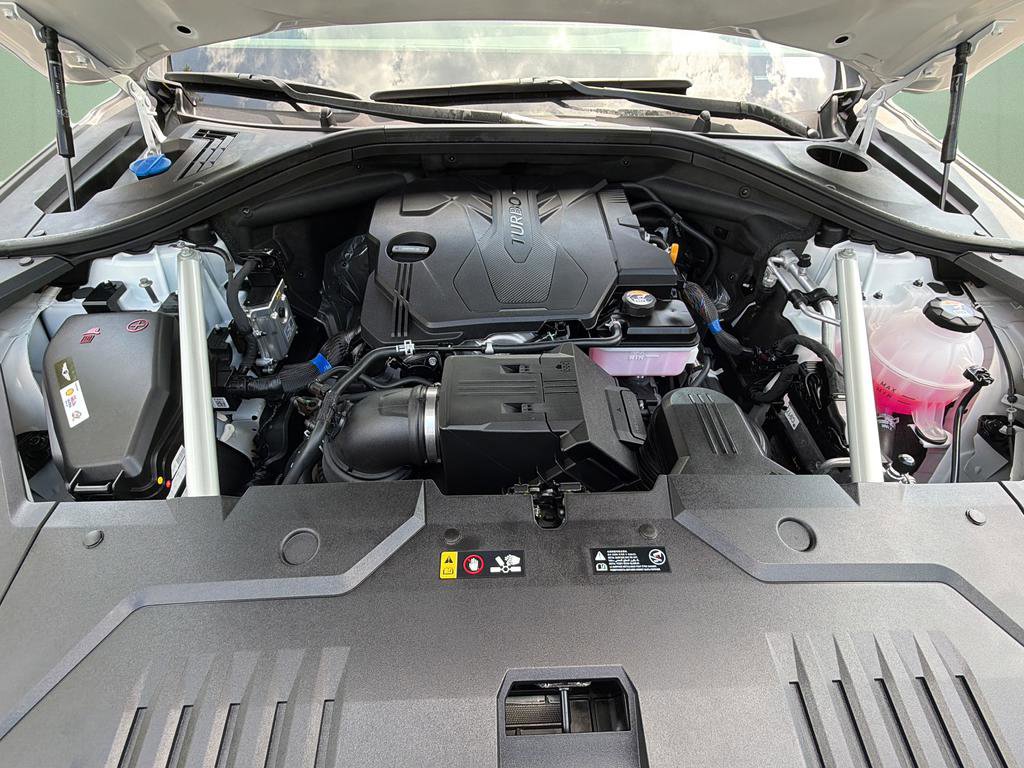 Certified 2026 Genesis GV70 2.5T AWD/4WD image 9