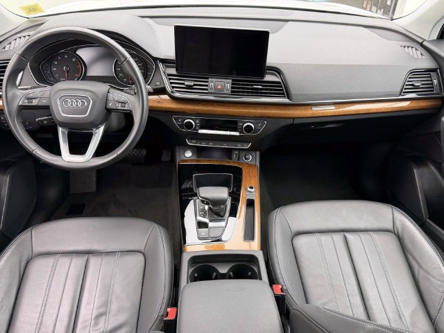 Used 2023 Audi Q5 2.0T Premium w/ Convenience Package AWD/4WD image 13