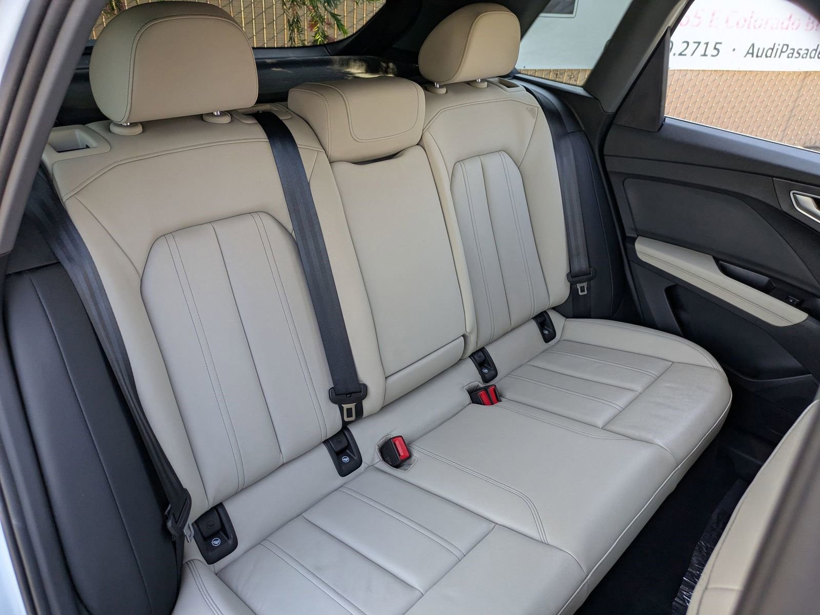 Used 2024 Audi Q4 e-tron Premium Plus image 29