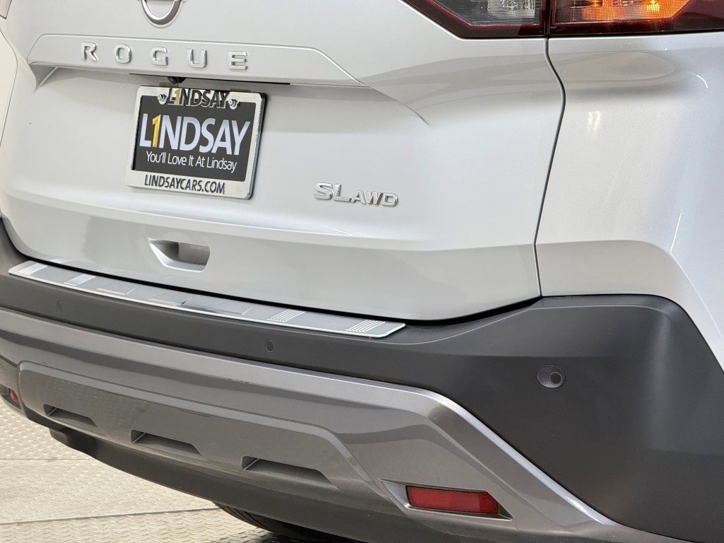 Used 2023 Nissan Rogue SL w/ SL Premium Package image 7
