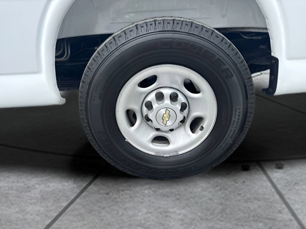 Used 2025 Chevrolet Express 3500 LS RWD image 21