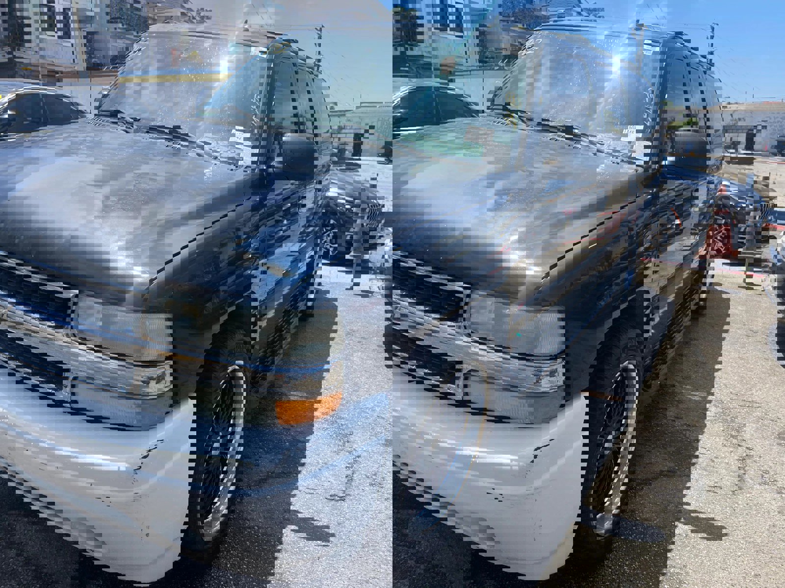 Used 2004 Chevrolet Suburban LT w/ Preferred Equipment Group image 3