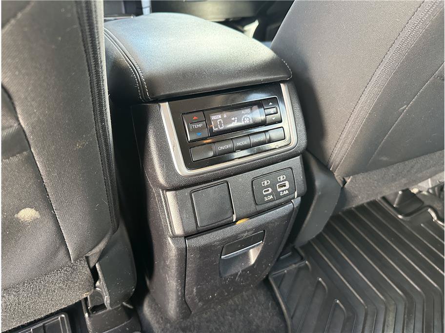 Used 2023 Subaru Ascent Premium w/ Convenience Package AWD/4WD image 18