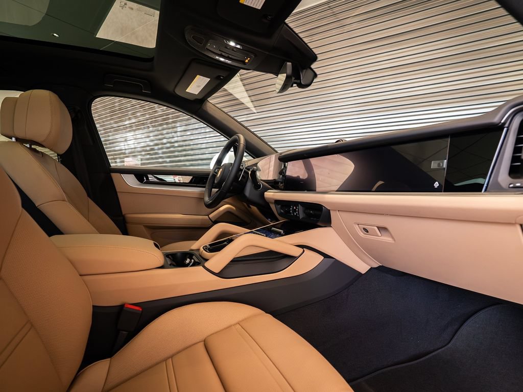 New 2026 Porsche Cayenne Coupe AWD/4WD image 28
