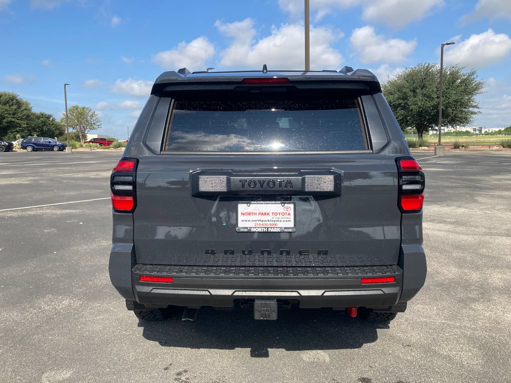 New 2026 Toyota 4Runner SR5 AWD/4WD image 5