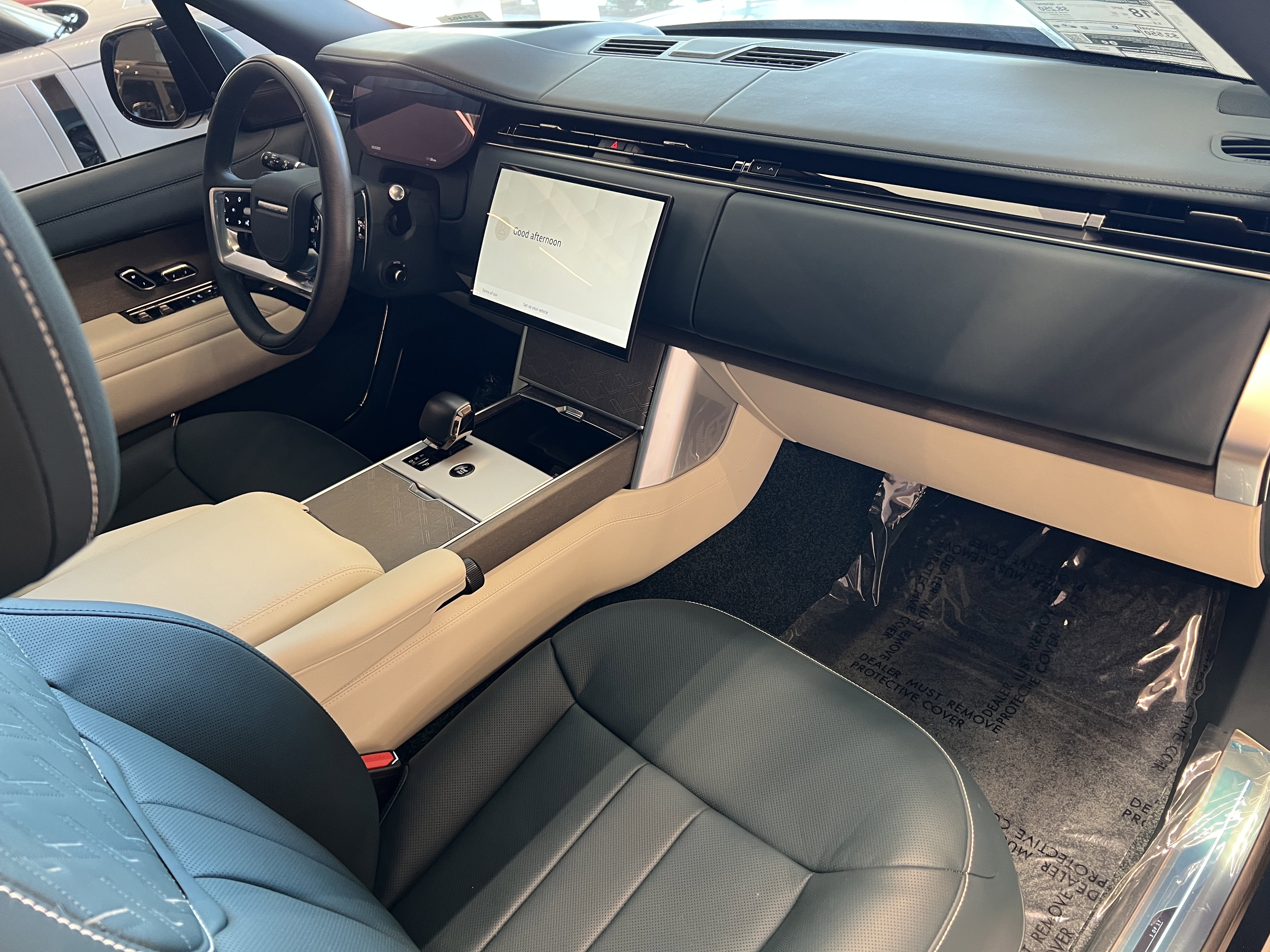 New 2025 Land Rover Range Rover SV AWD/4WD image 10
