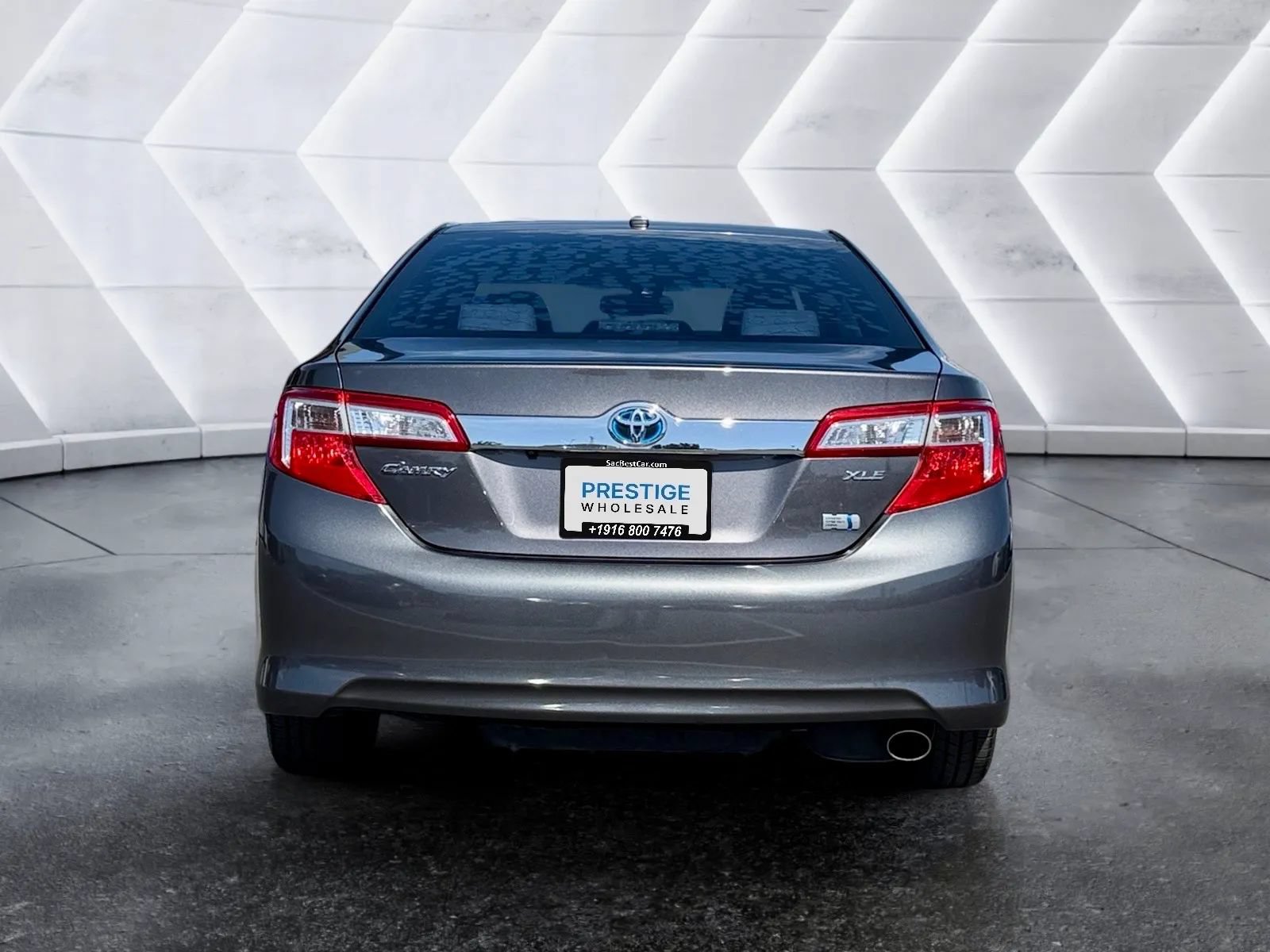 Used 2014 Toyota Camry XLE w/ Leather Package FWD image 7