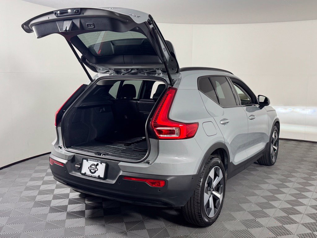 Certified 2026 Volvo XC40 B5 Plus AWD/4WD image 9