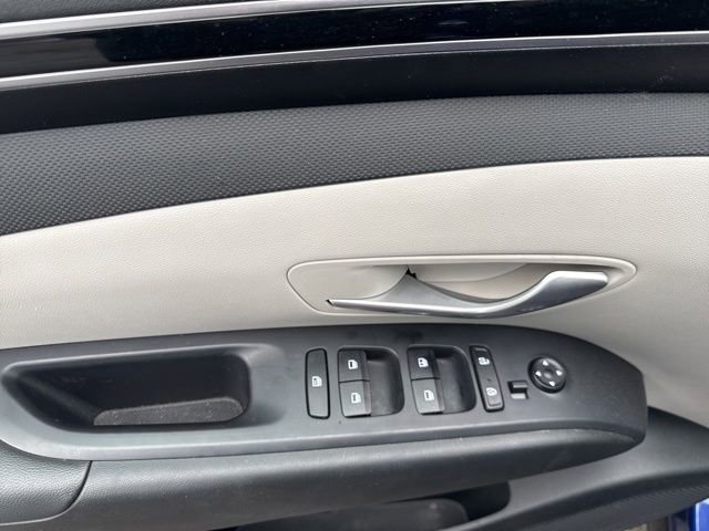 Used 2023 Hyundai Tucson SE image 8