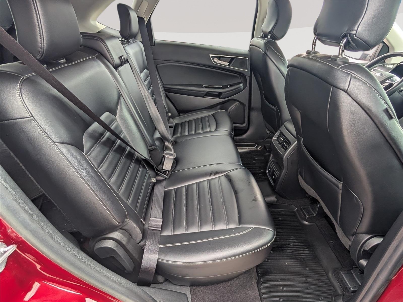 Used 2019 Ford Edge SEL w/ Equipment Group 201A AWD/4WD image 12