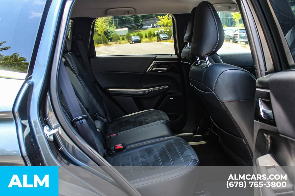Used 2025 Mitsubishi Outlander SE FWD image 20