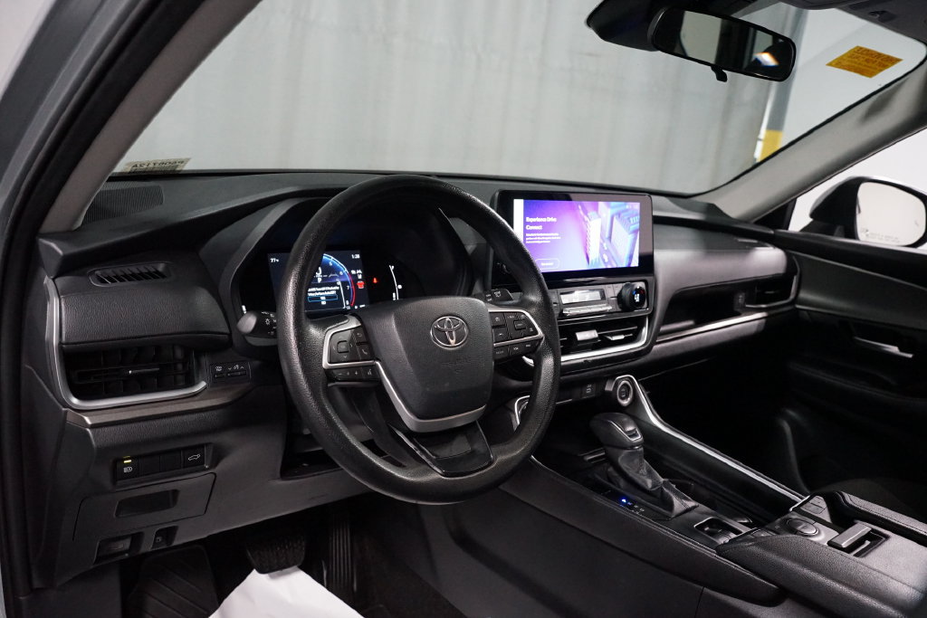 Certified 2025 Toyota Grand Highlander FWD image 11