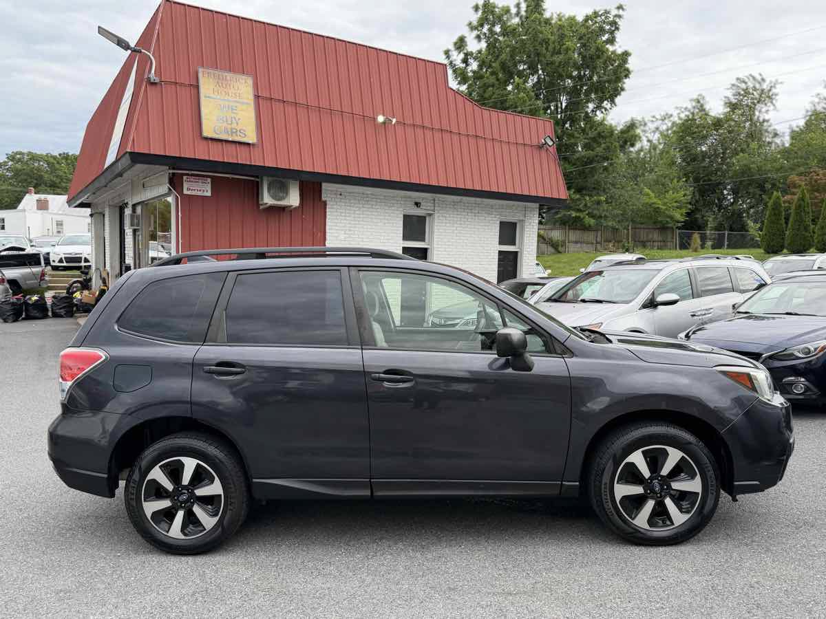 Used 2017 Subaru Forester 2.5i w/ Alloy Wheel Package AWD/4WD image 8