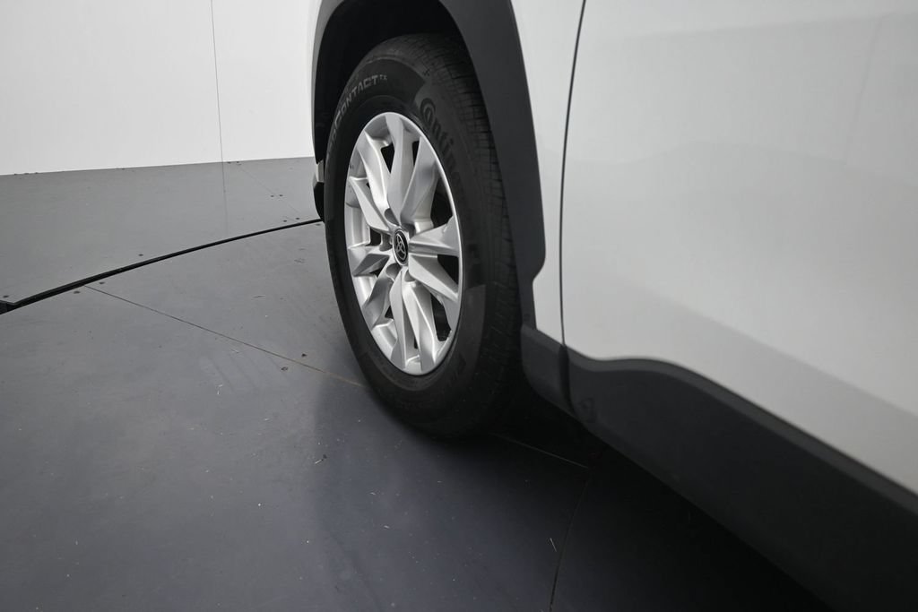 Used 2022 Toyota Corolla Cross LE w/ Black Badges Package (TMS) AWD/4WD image 12