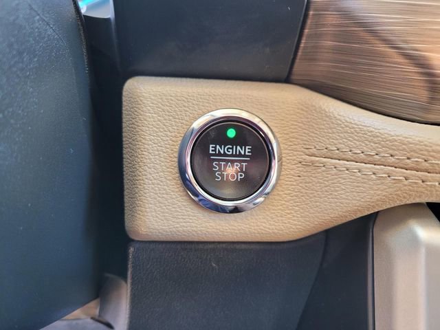 Used 2022 Ford Expedition Limited image 32