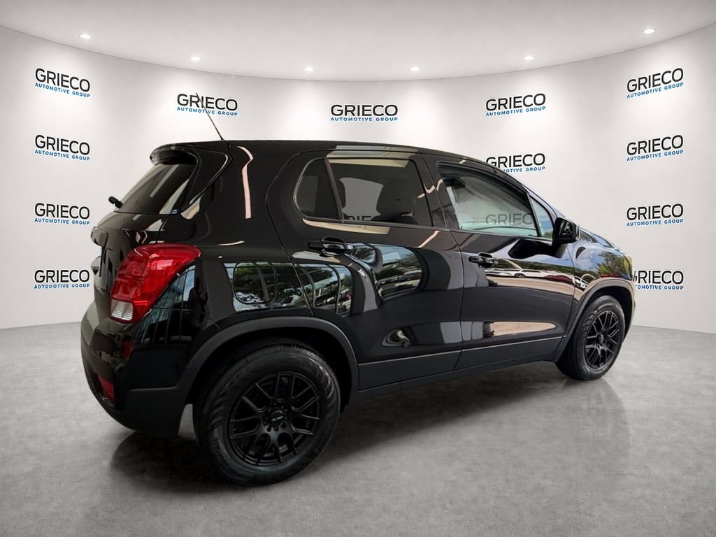 Used 2022 Chevrolet Trax LS w/ Tint and Cruise Package FWD image 7