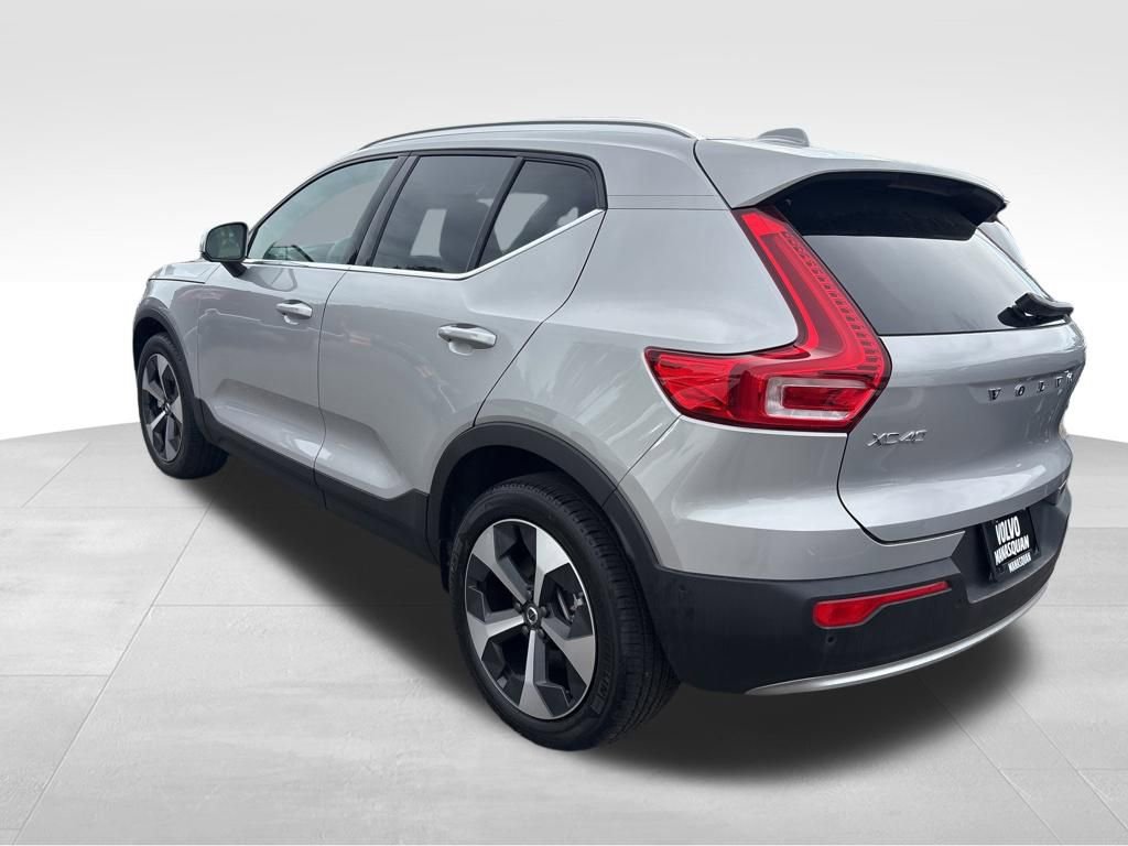 Used 2025 Volvo XC40 B5 Plus AWD/4WD image 13