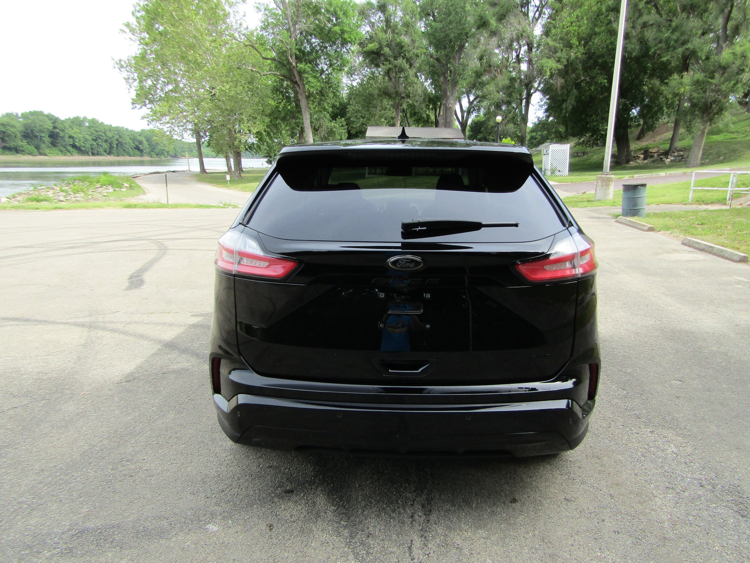 Used 2024 Ford Edge SE w/ Black Appearance Package AWD/4WD image 3