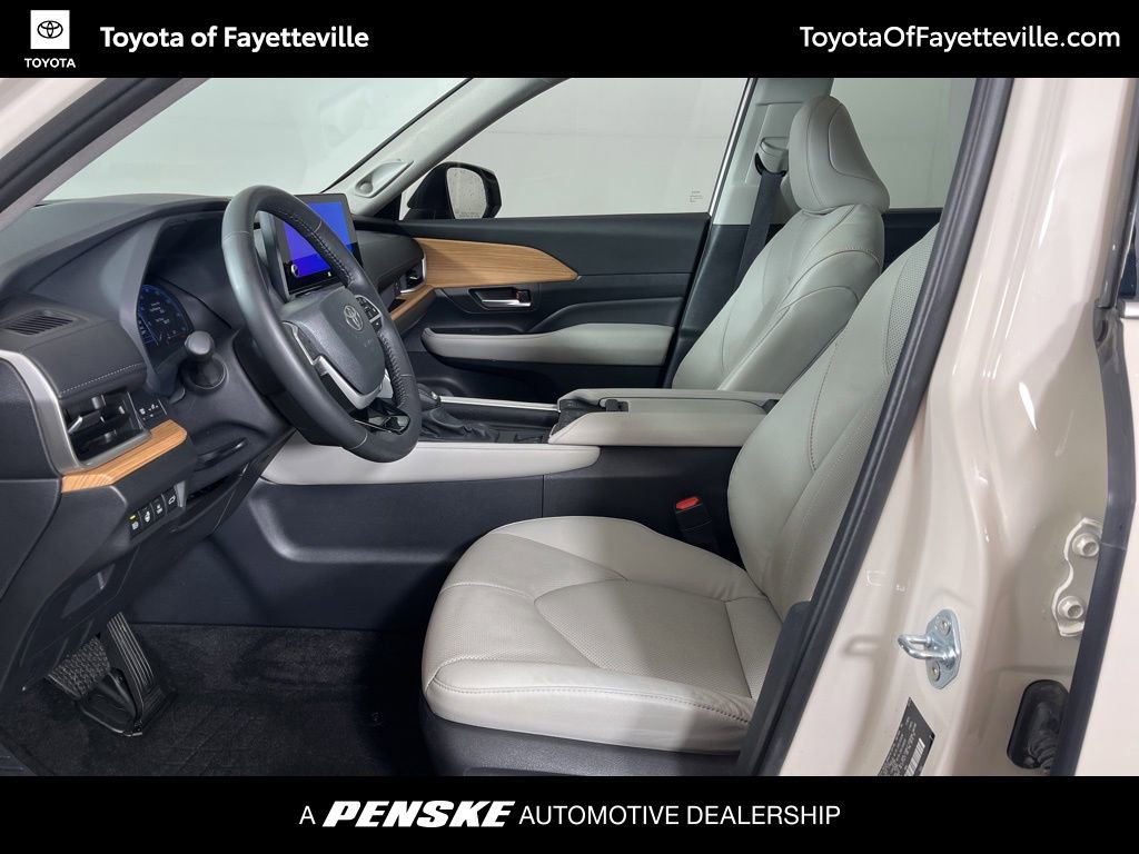Used 2024 Toyota Grand Highlander Limited image 25