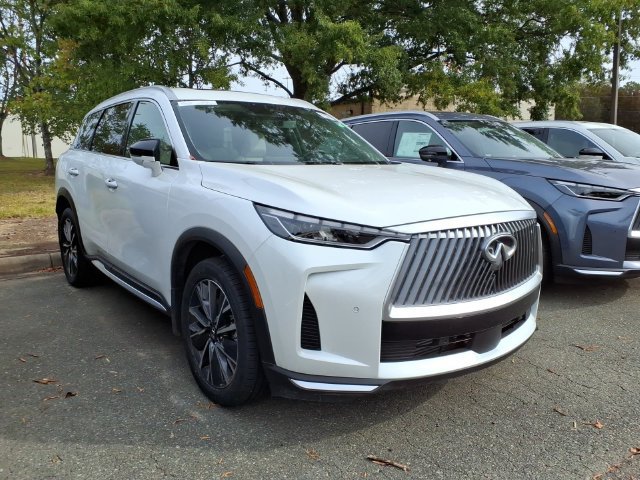 Certified 2026 INFINITI QX60 Luxe w/ Cargo Package FWD image 4