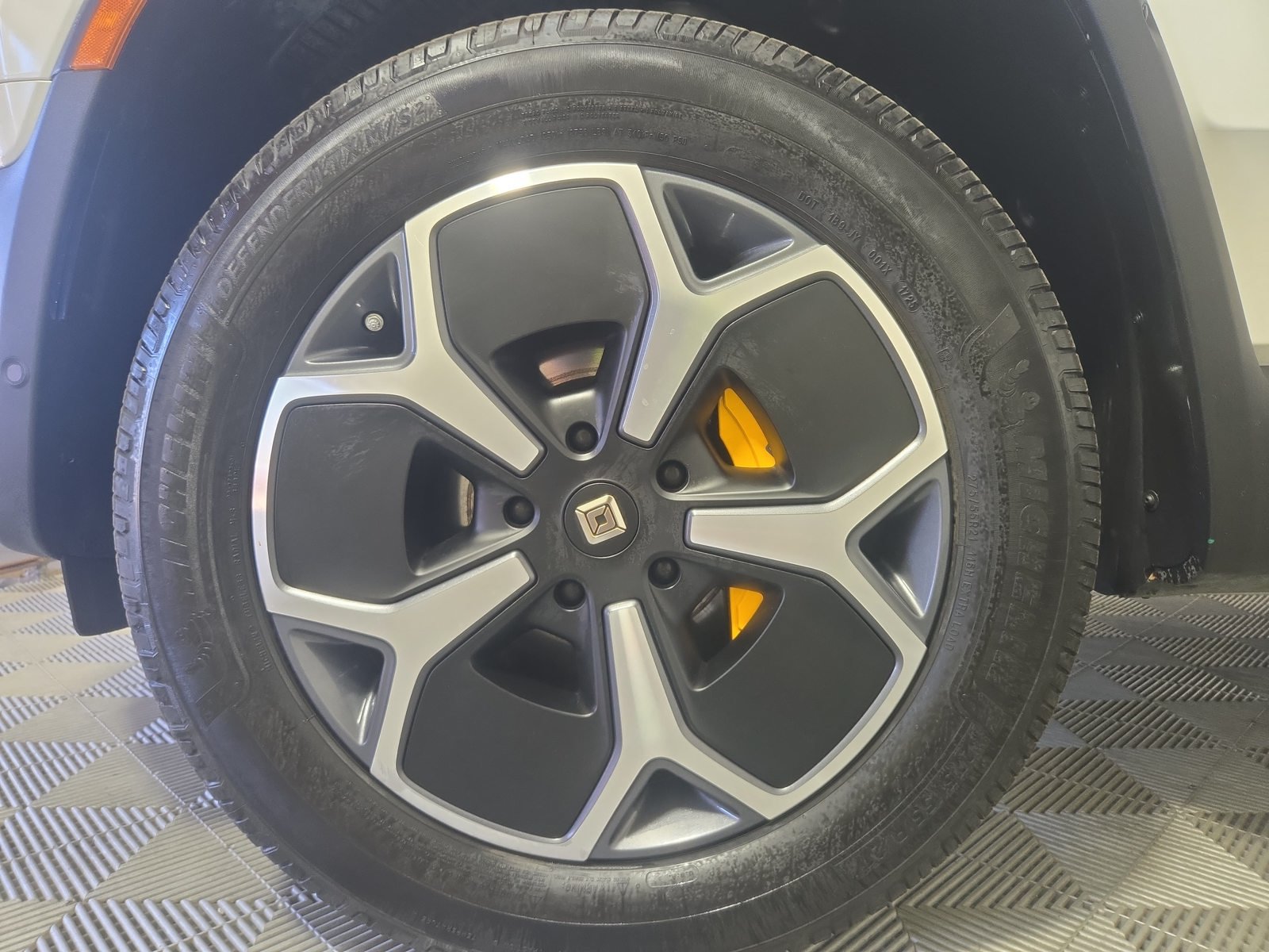 Used 2022 Rivian R1T Adventure AWD/4WD image 9