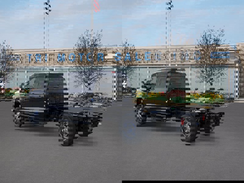 New 2026 Ford F350 4x4 Crew Cab DRW Super Duty image 4