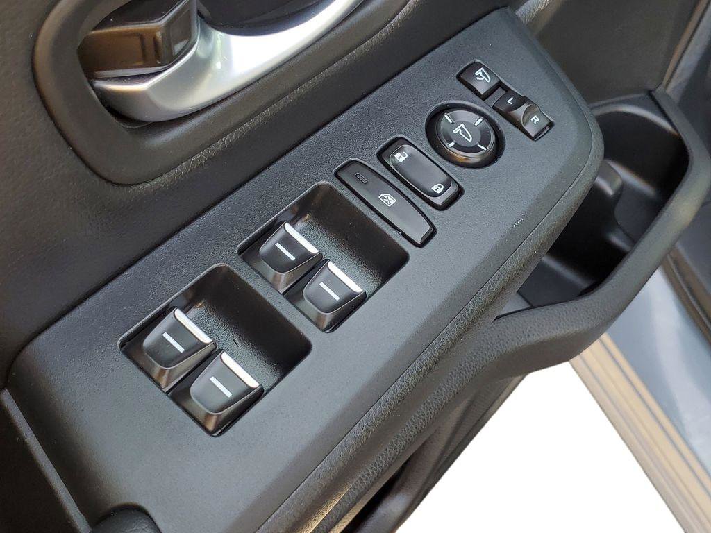 Used 2025 Honda Pilot Black Edition image 12