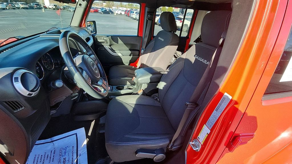 Used 2017 Jeep Wrangler Unlimited Sahara w/ Dual Top Group image 15