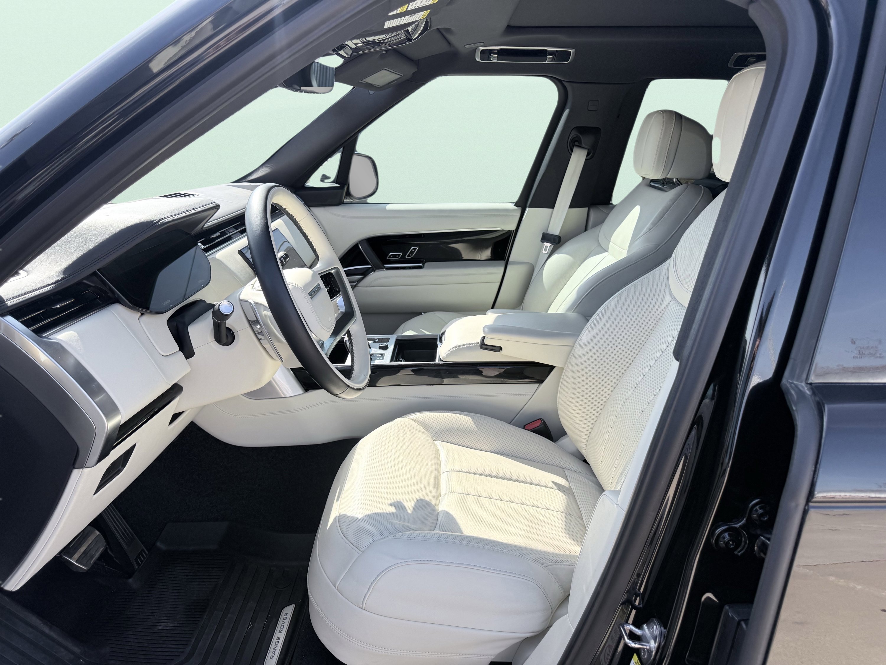 Used 2023 Land Rover Range Rover Long Wheelbase Autobiography image 33