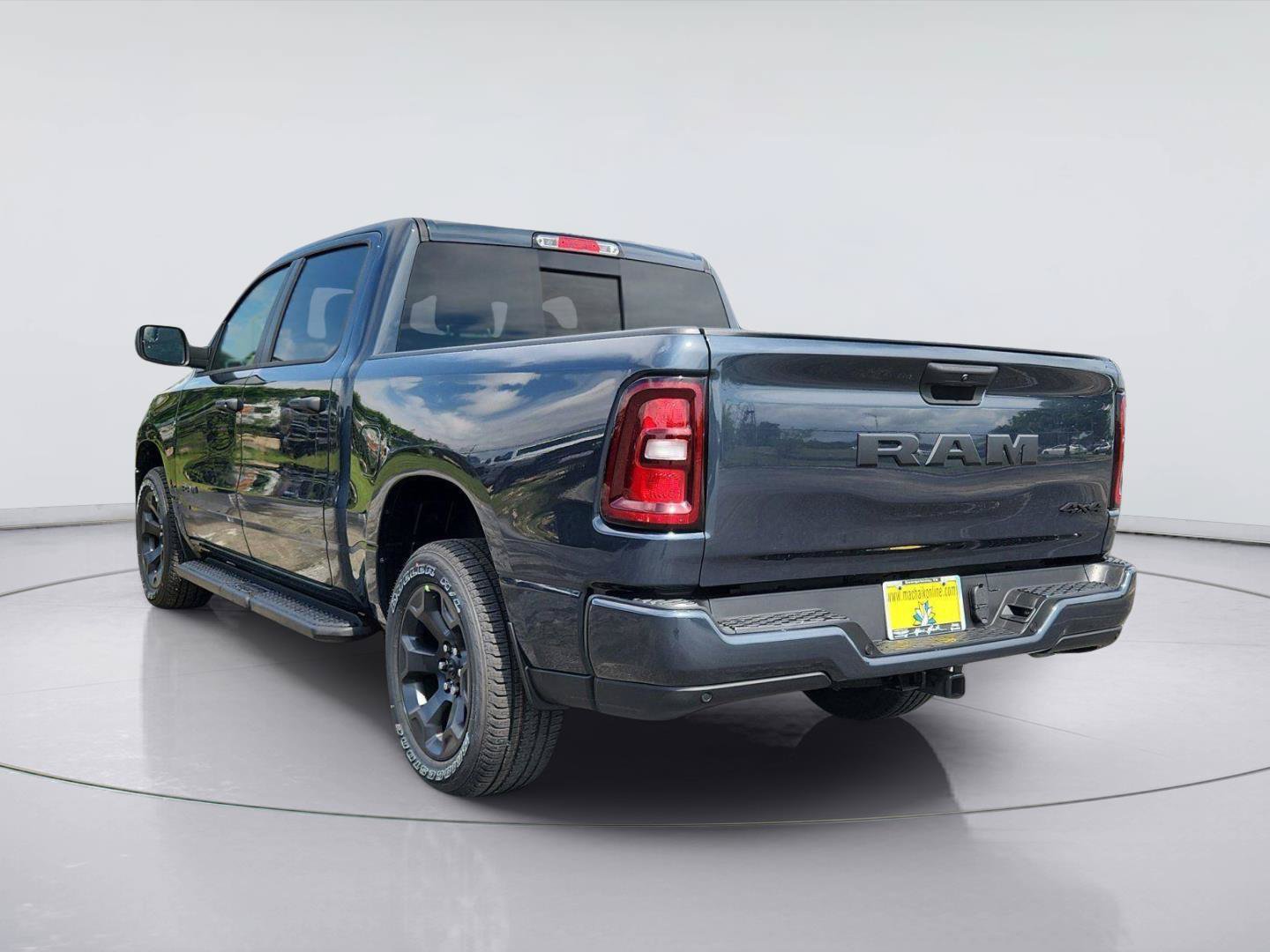 New 2026 RAM 1500 Express AWD/4WD image 3