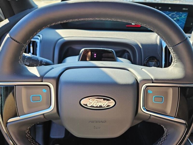 New 2025 Ford Expedition Platinum w/ Stealth Performance Package image 25