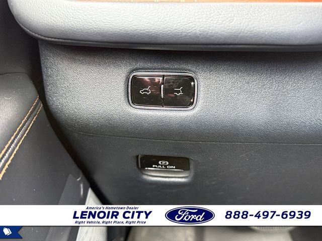 Used 2025 Lincoln Navigator Black Label AWD/4WD image 18