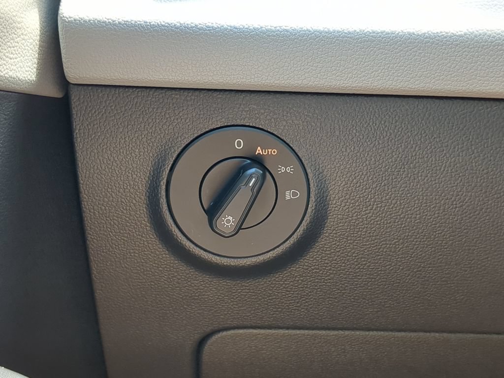 Certified 2022 Volkswagen Taos S FWD image 23