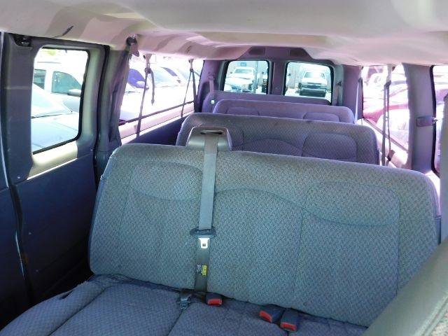 Used 2006 Chevrolet Express 3500 3500 155 WB RWD w/ Power and Light Package image 12