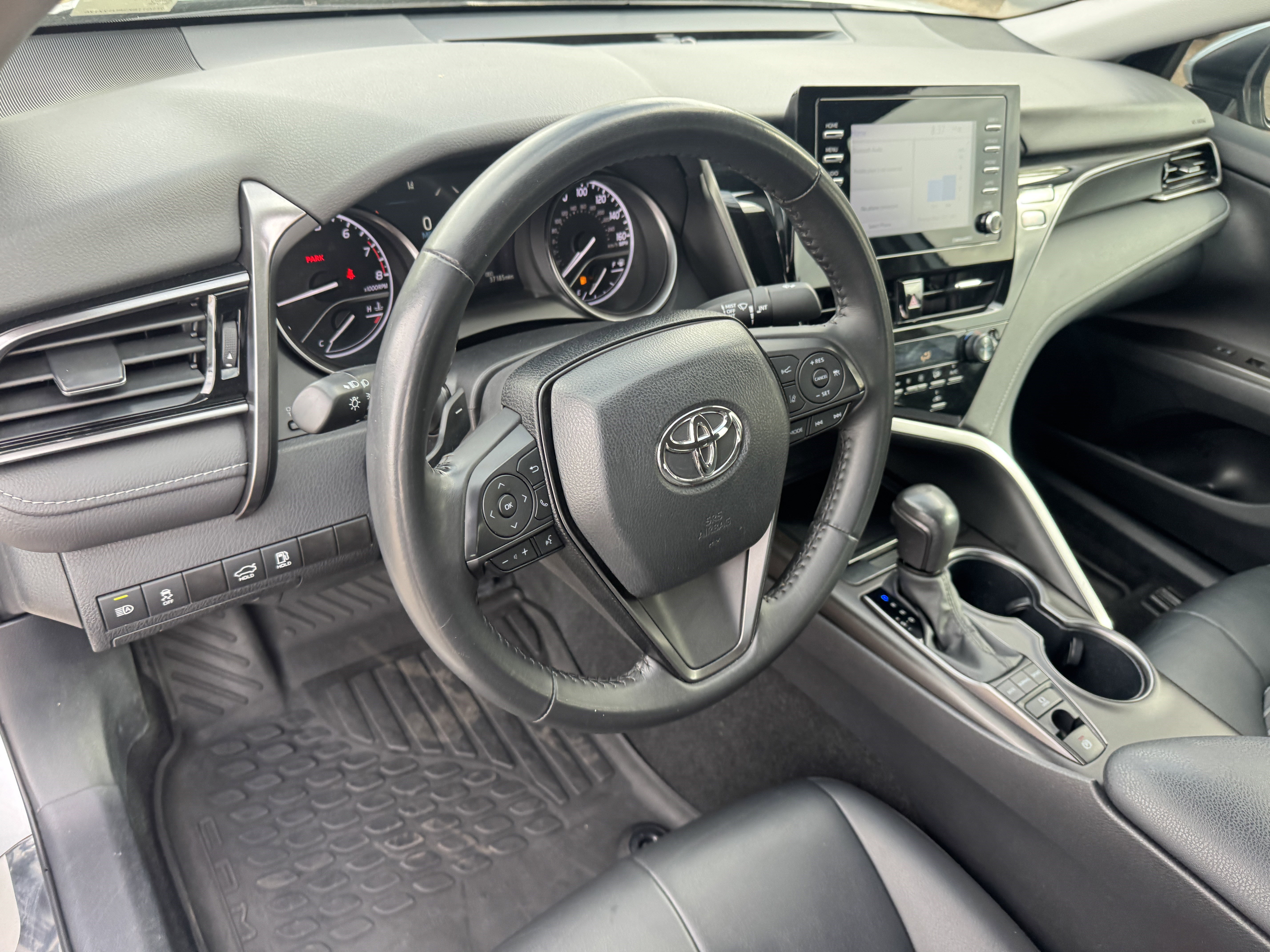 Used 2024 Toyota Camry SE image 12