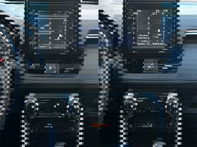 Used 2020 Toyota RAV4 XLE Premium image 17