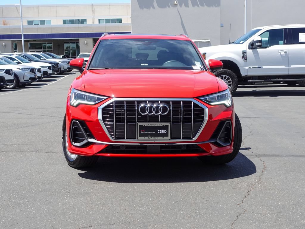 Used 2025 Audi Q3 2.0T Premium Plus w/ Premium Plus Package AWD/4WD image 3