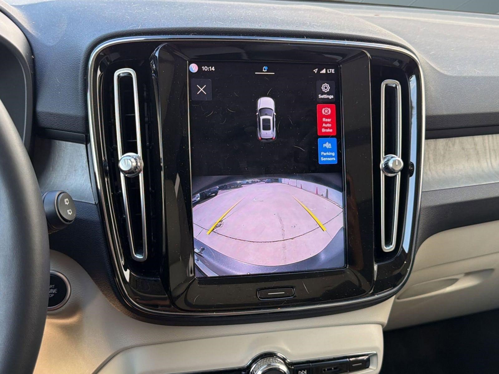 Used 2023 Volvo XC40 B5 Plus w/ Protection Package Premier image 24