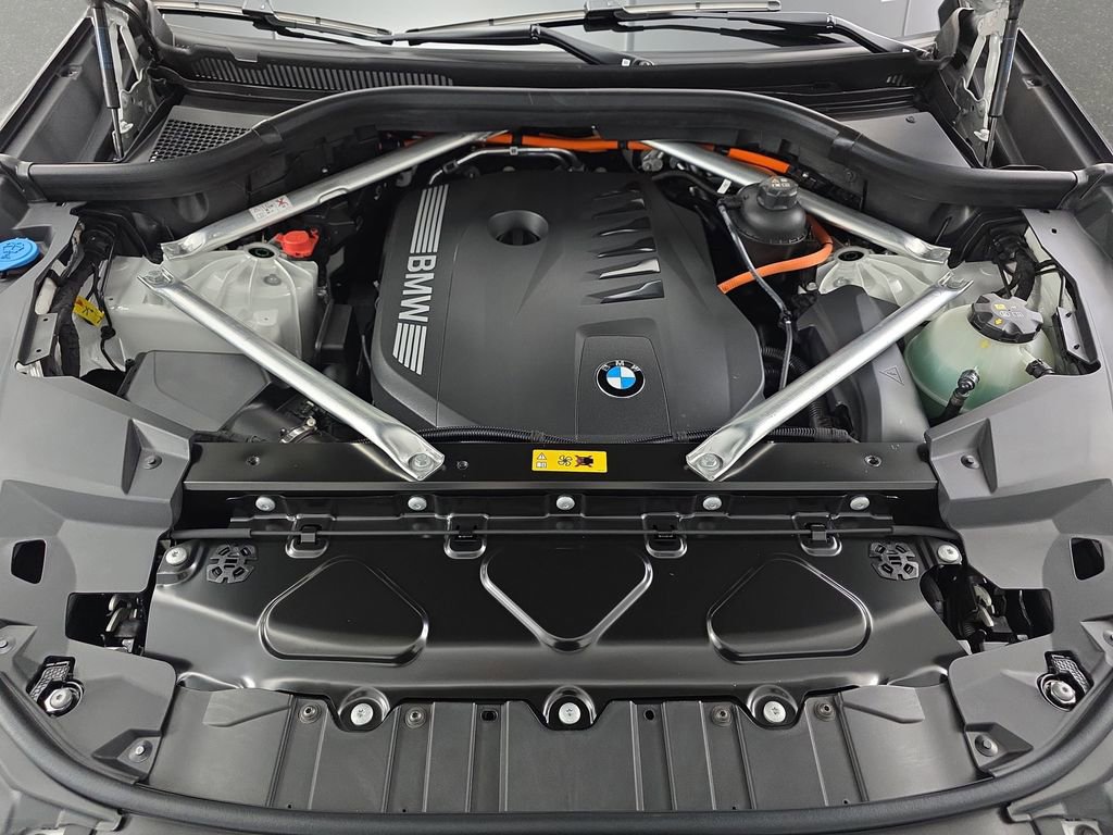 New 2026 BMW X5 xDrive50e image 30