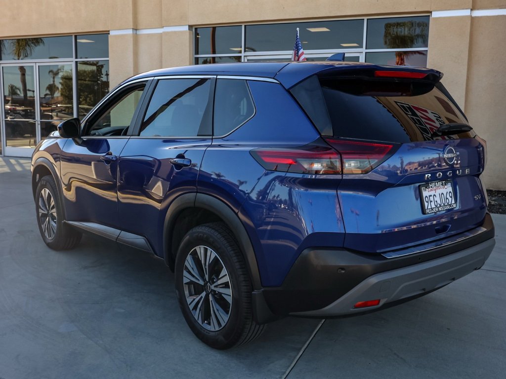Used 2023 Nissan Rogue SV image 6