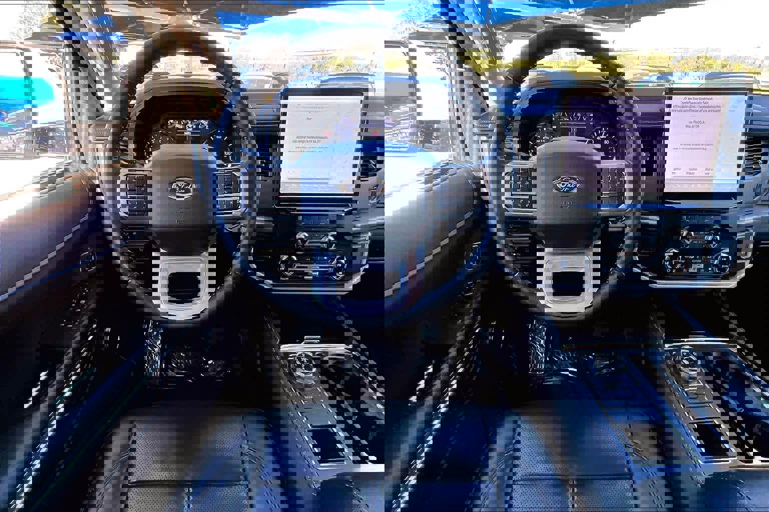 Used 2024 Ford Expedition Max XLT image 5