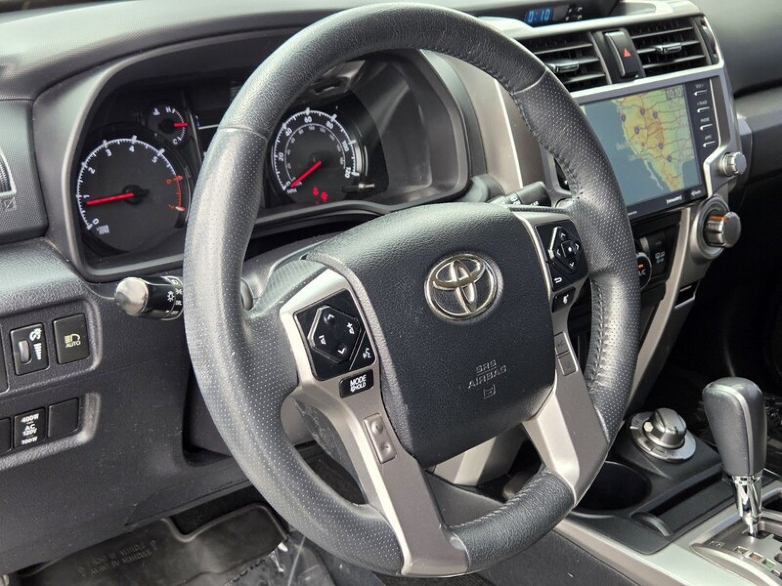 Used 2020 Toyota 4Runner SR5 AWD/4WD image 24