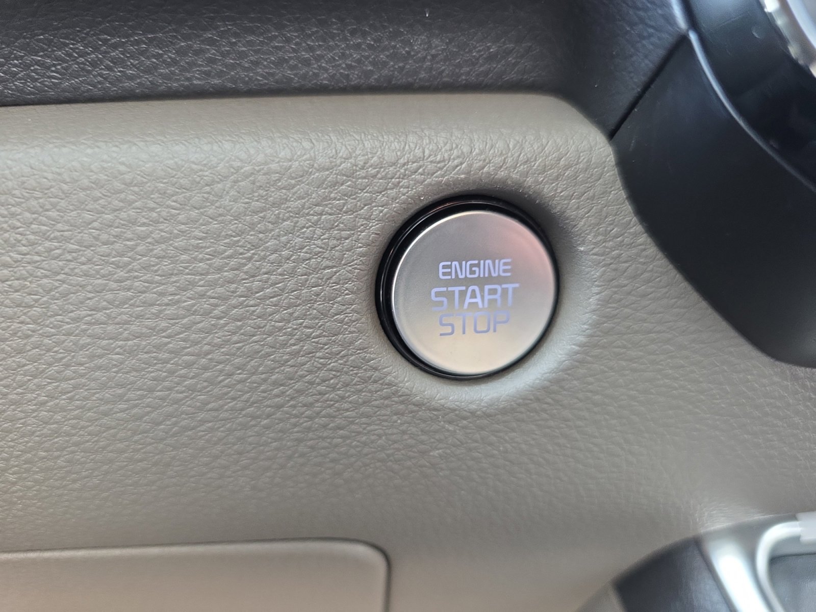 Certified 2026 Kia Carnival EX image 17