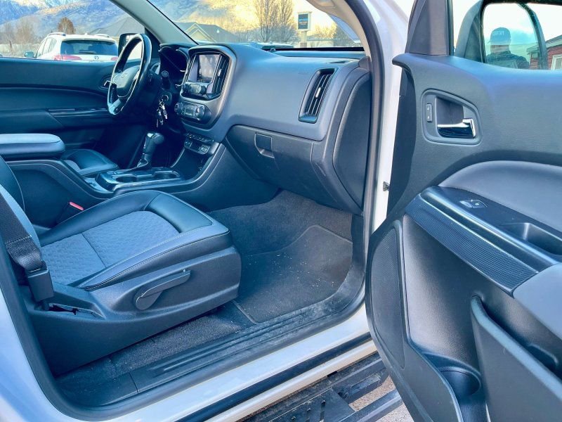 Used 2021 Chevrolet Colorado Z71 w/ Safety Package image 13
