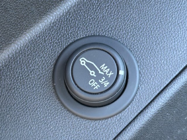 Used 2020 Chevrolet Equinox LT w/ Driver Convenience Package FWD image 36