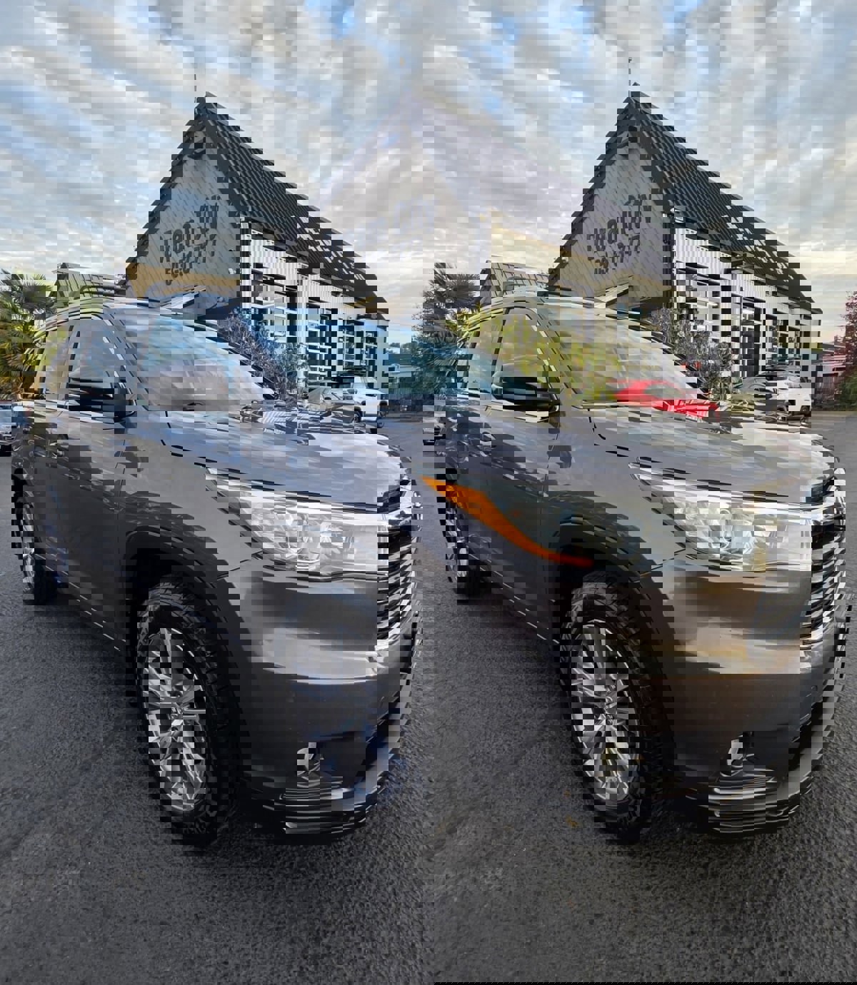 Used 2015 Toyota Highlander XLE image 3